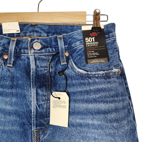 Levi's 501 Original Cropped Distressed Jeans - Picture 6 of 12